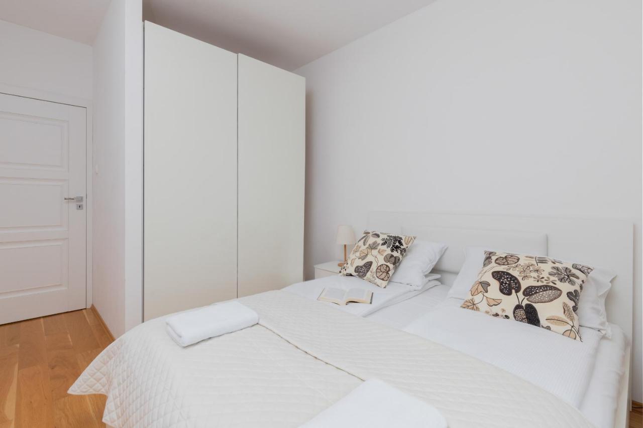 Apartmán Beautiful Czarnieckiego With Balcony By Renters