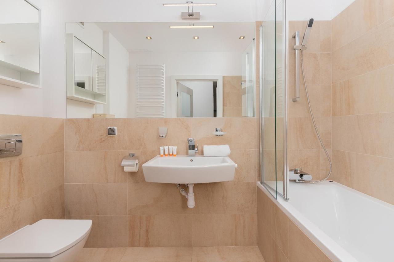 Beautiful Czarnieckiego With Balcony By Renters Apartmán