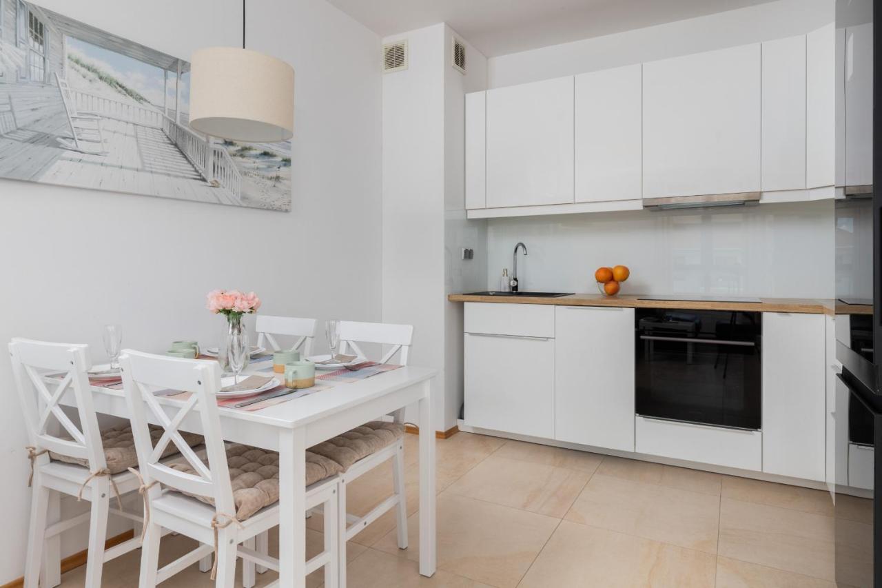 Apartment Beautiful Czarnieckiego With Balcony By Renters *