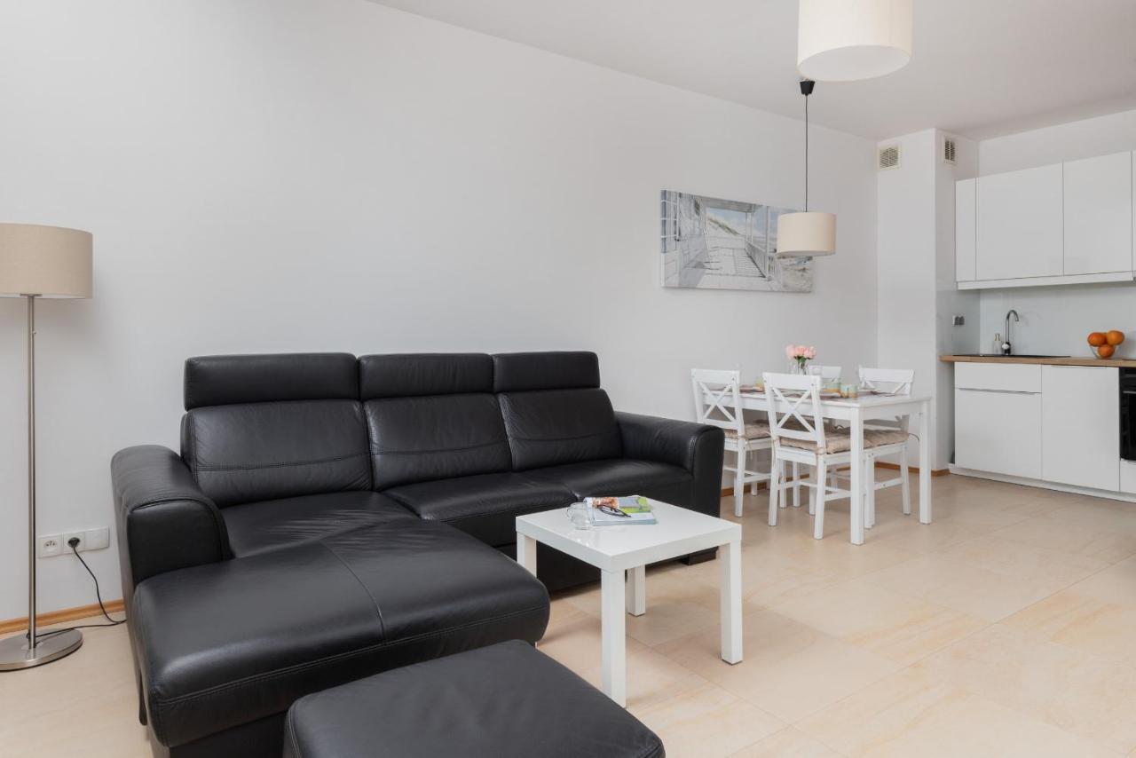 Beautiful Czarnieckiego With Balcony By Renters * Gdyně