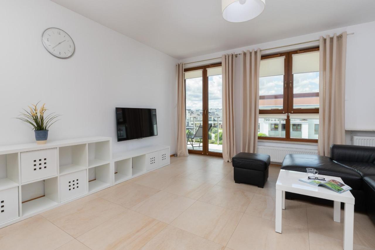 Beautiful Czarnieckiego With Balcony By Renters Apartment