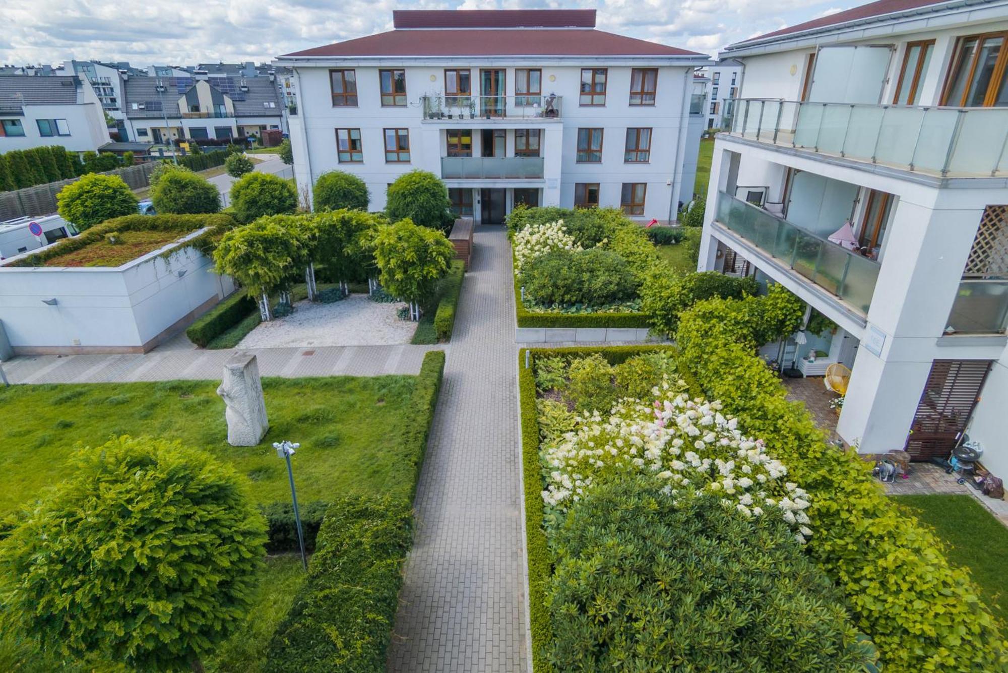 Beautiful Czarnieckiego With Balcony By Renters Apartment *